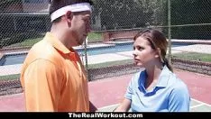 Reproducir Deambulo por la piscina y el tenis y después de tener un juego sexual