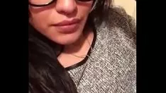 Abspielen Cristina filmt sich dabei, wie sie ihre Muschi leckt