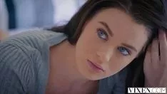 Play Abdomen worked and fuck with a sexy employee with blue eyes