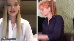 Redare Întâlnire lesbiană în carantină: Kenna James și șefa ei se masturbează împreună de la distanță