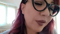 Oynat Seksi MILF Kirli Sırlarını Ortaya Çıkarıyor: Çıplak Amatör Bir Deneyim