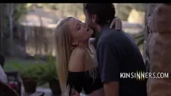 Reproducir Tío alto no puede resistir los encantos de su apasionada sobrina