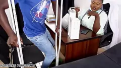 Afspelen The Dick The African Gift: hardcore pijpbeurt met grote lul van Nigeriaanse amateur